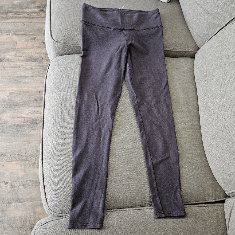 Aritzia TNA taupe brown crop leggings